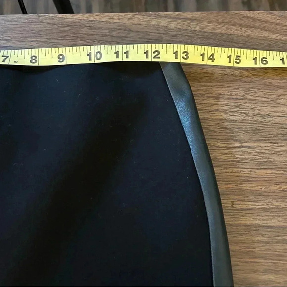 ❤️ Danier leather mini skirt 2 - Picture 9 of 9